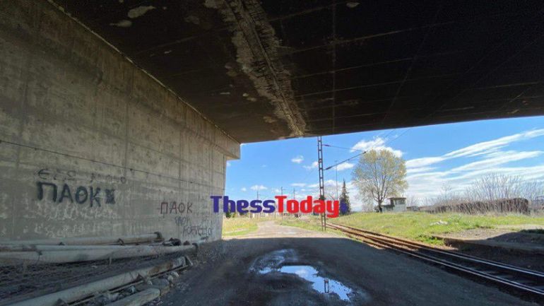 Επείγουσα εισαγγελική έρευνα για γέφυρα στη Θεσσαλονίκη που περνά πάνω από το σταθμό του ΟΣΕ